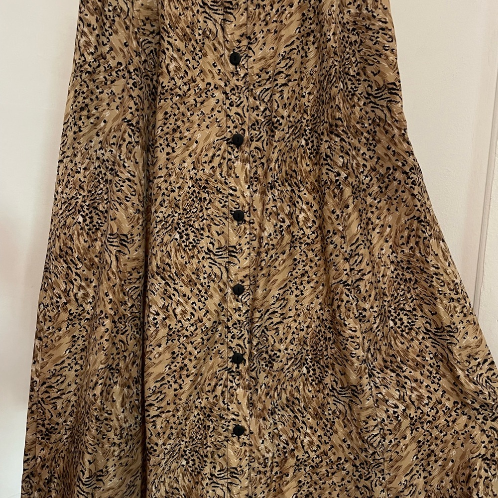 I am selling the inventory skirts very good quality.